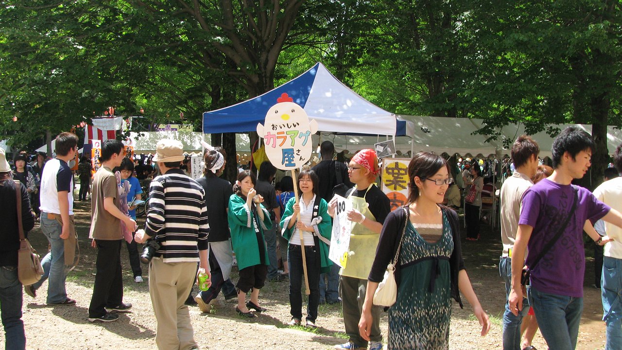 wow a crowd in tsukuba.jpg